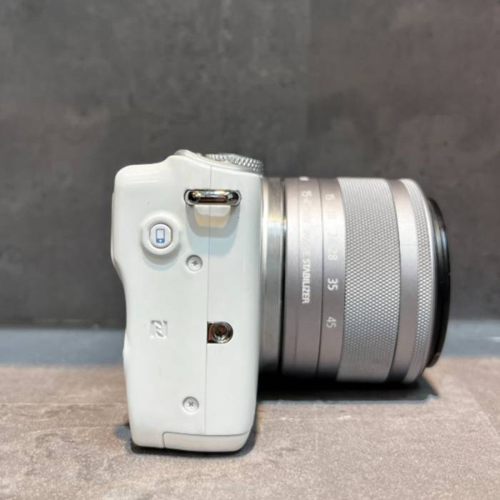 دوربین دست دوم بدون آینه کانن Canon EOS M10 Kit 15-45mm f/3.5-6.3 IS STM WHITE (100 شات)