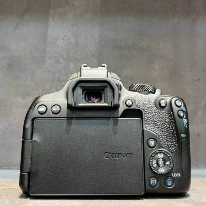 دوربین دست دوم کانن  Canon EOS 850D kit EF-S 18-55mm f/4-5.6 IS STM (1500 شات)
