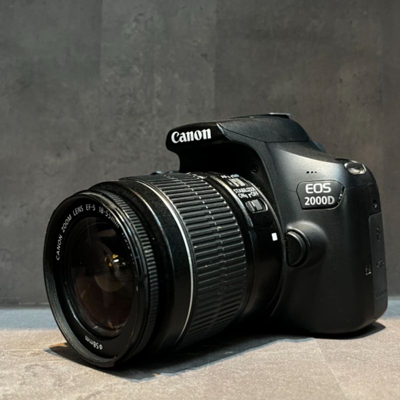 دوربین دست دوم عکاسی کانن Canon EOS 2000D kit EF-S 18-55mm III (2000 شات)
