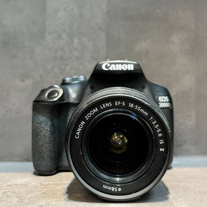 دوربین دست دوم عکاسی کانن Canon EOS 2000D kit EF-S 18-55mm III (2000 شات)