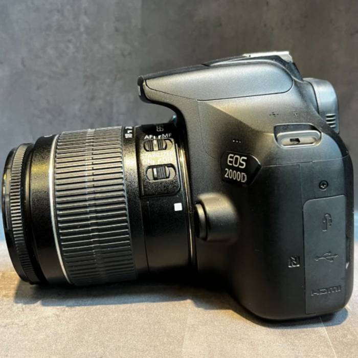دوربین دست دوم عکاسی کانن Canon EOS 2000D kit EF-S 18-55mm III (2000 شات)