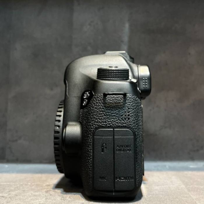 دوربین دست دوم عکاسی کانن Canon EOS 6D Body (5000 شات)