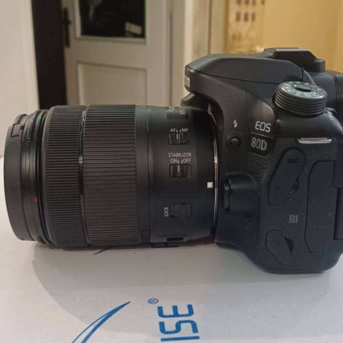 دوربین دست دوم عکاسی کانن Canon EOS 80D Kit 18-135mm f/3.5-5.6 IS USM (8688 شات)