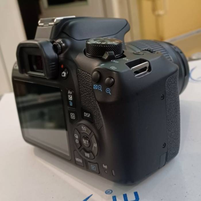 دوربین دست دوم عکاسی کانن Canon EOS 1300D Kit 18-55mm f/3.5-5.6 IS II (3802 شات)