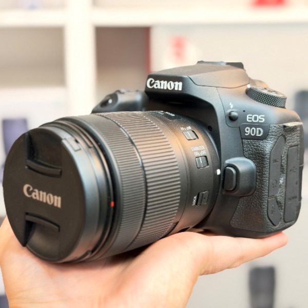 دوربین عکاسی دست دوم کانن Canon EOS 90D DSLR kit EF-S 18-135mm IS USM (شات 1500)