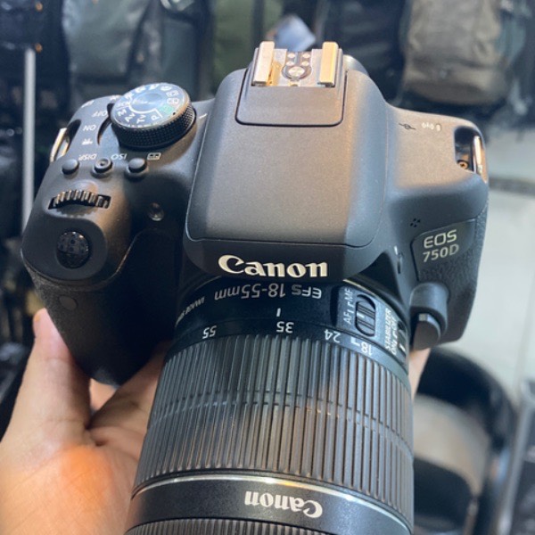 دوربین دست دوم عکاسی کانن Canon EOS 750D Kit 18-55mm f/3.5-5.6 IS STM