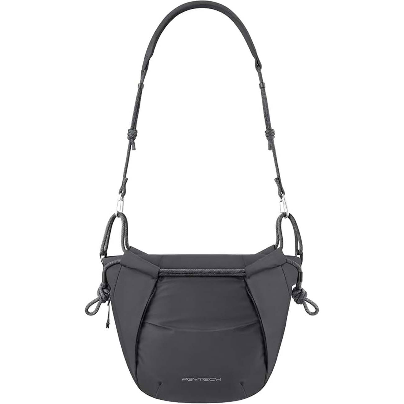 نمای روبه رو کیف دوربین مشکی PGYTECH OneGo Rope Strap Camera Bag