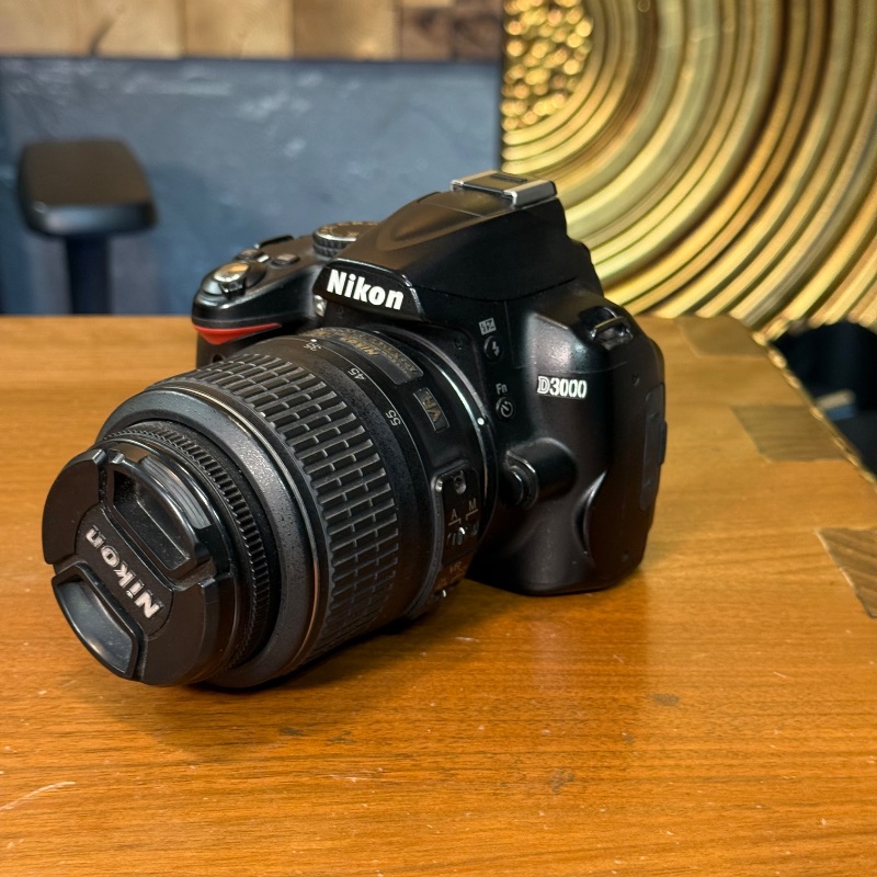 دوربین عکاسی نیکون دست دوم  Nikon D3000 Kit 18-55mm f/3.5-5.6 G VR (15000 شات)