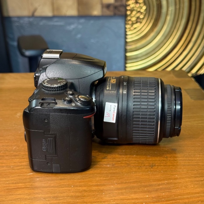 دوربین عکاسی نیکون دست دوم  Nikon D3000 Kit 18-55mm f/3.5-5.6 G VR (15000 شات)