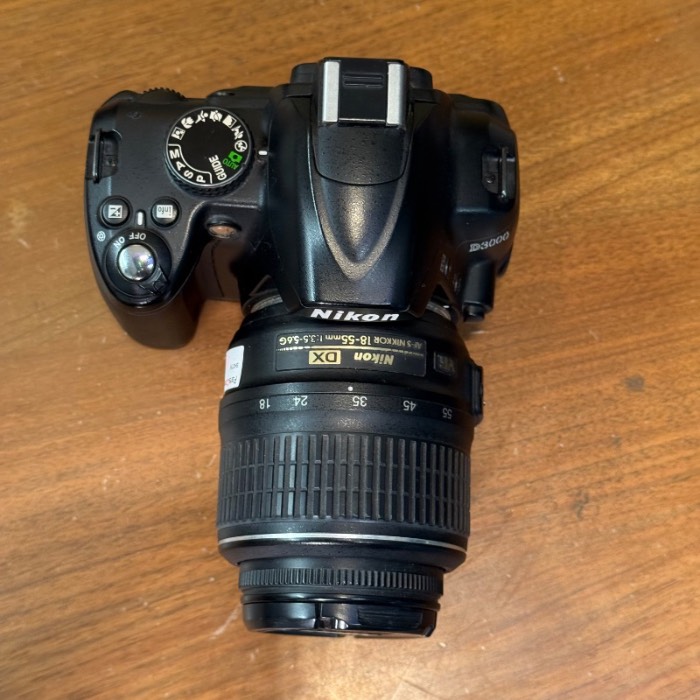 دوربین عکاسی نیکون دست دوم  Nikon D3000 Kit 18-55mm f/3.5-5.6 G VR (15000 شات)