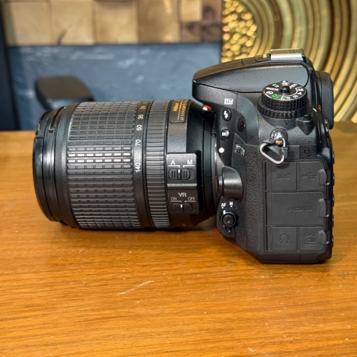 دوربین نیکون دست دوم Nikon D7100 Kit 18-140mm f/3.5-5.6 G VR (35000 شات)