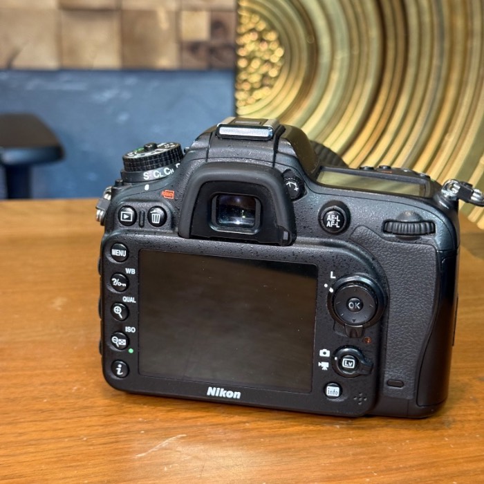دوربین نیکون دست دوم Nikon D7100 Kit 18-140mm f/3.5-5.6 G VR (35000 شات)