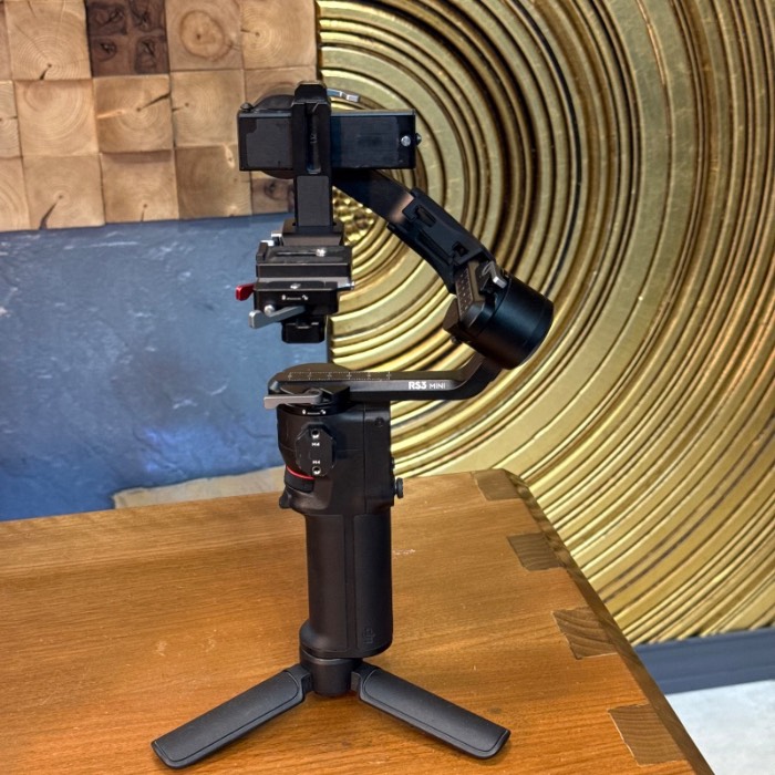 گیمبال دوربین دی جی آی DJI RS 3 Mini Gimbal Stabilizer (جعبه دارد )
