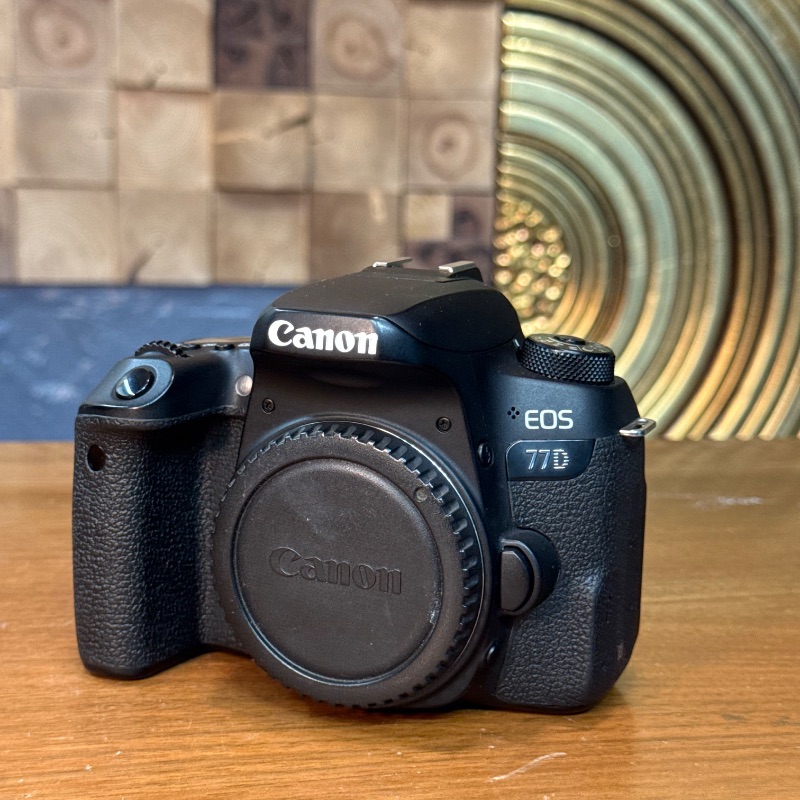 دوربین عکاسی دست دوم کانن Canon EOS 77D Body (36000 شات)