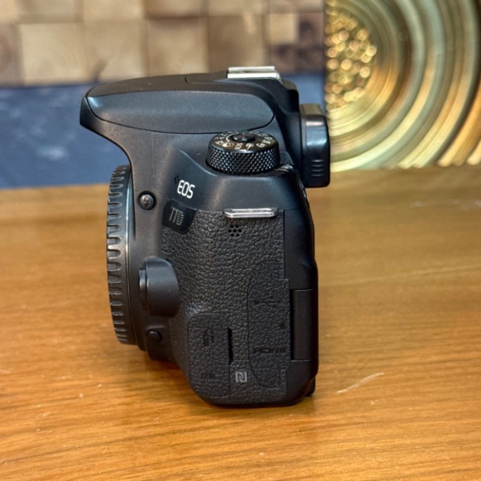 دوربین عکاسی دست دوم کانن Canon EOS 77D Body (36000 شات)