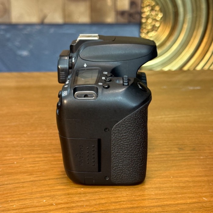 دوربین عکاسی دست دوم کانن Canon EOS 77D Body (36000 شات)