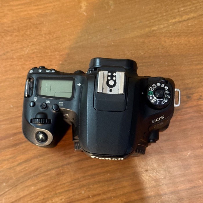 دوربین عکاسی دست دوم کانن Canon EOS 77D Body (36000 شات)