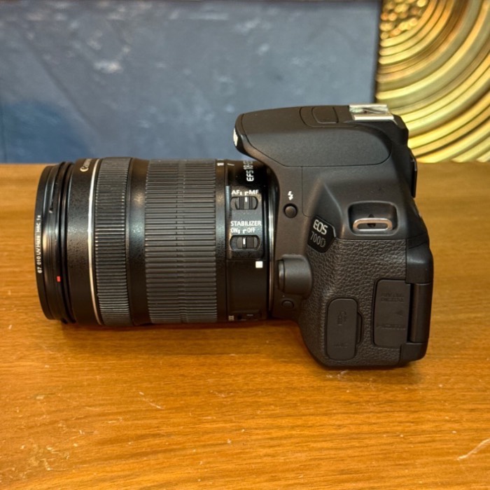 دوربین دست دوم Canon EOS 700D Kit 18-135mm f/3.5-5.6 IS STM Used (4500 شات)