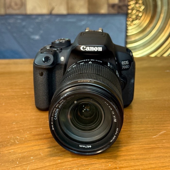 دوربین دست دوم Canon EOS 700D Kit 18-135mm f/3.5-5.6 IS STM Used (4500 شات)