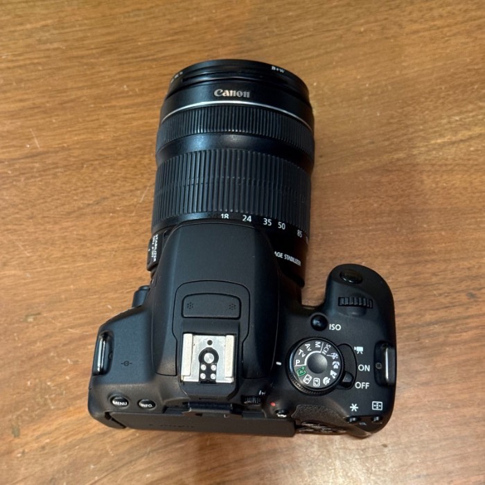 دوربین دست دوم Canon EOS 700D Kit 18-135mm f/3.5-5.6 IS STM Used (4500 شات)