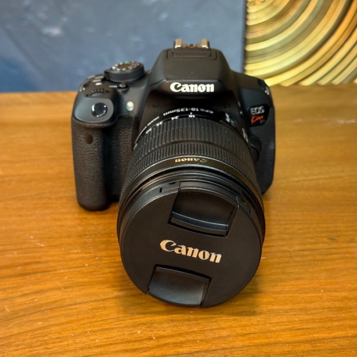 دوربین دست دوم Canon EOS 700D Kit 18-135mm f/3.5-5.6 IS STM Used (3300 شات)