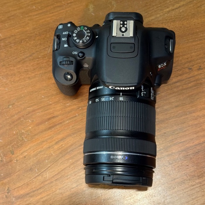 دوربین دست دوم Canon EOS 700D Kit 18-135mm f/3.5-5.6 IS STM Used (3300 شات)