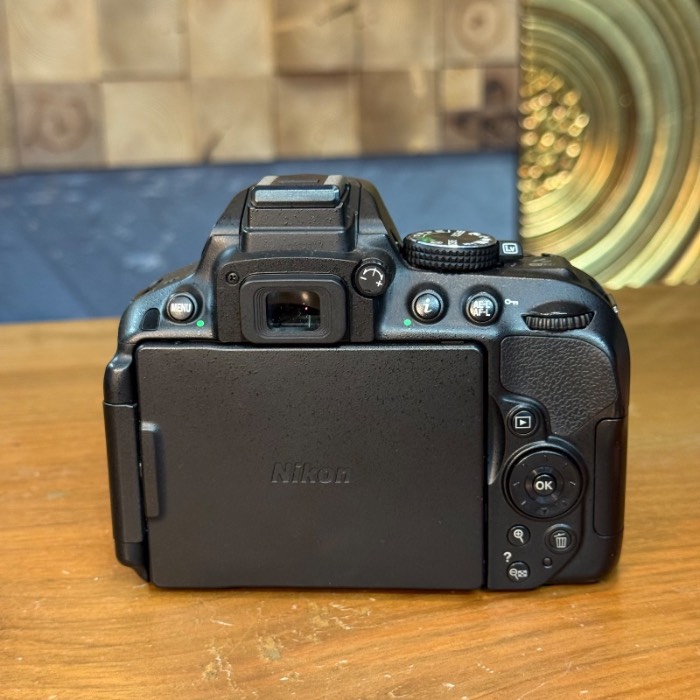دوربین دست دوم Nikon D5300‌ Kit AF-P 18-55mm VR (5000 شات)
