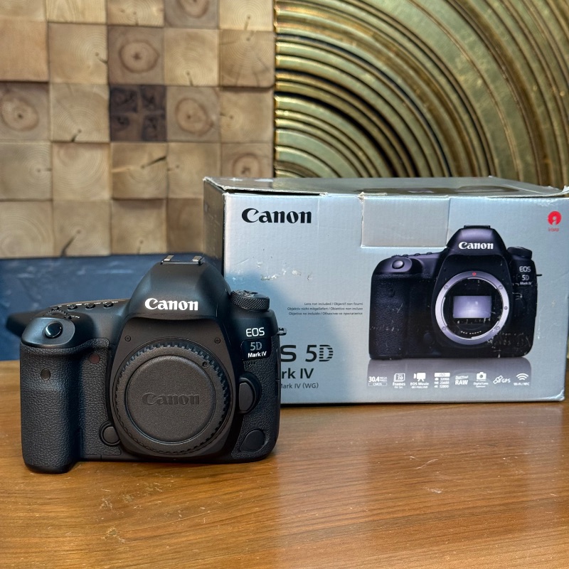 دوربین کانن دست دوم Canon EOS 5D Mark IV Body (10500 شات)