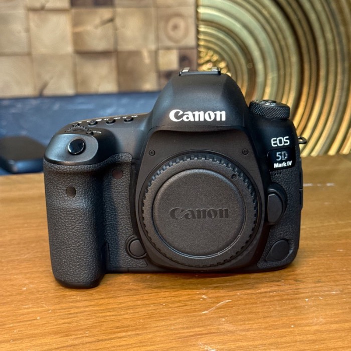 دوربین کانن دست دوم Canon EOS 5D Mark IV Body (10500 شات)