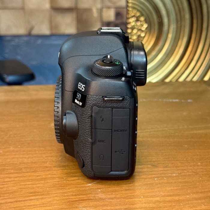 دوربین کانن دست دوم Canon EOS 5D Mark IV Body (10500 شات)
