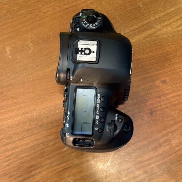 دوربین کانن دست دوم Canon EOS 5D Mark IV Body (10500 شات)