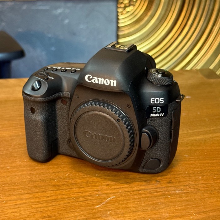 دوربین کانن دست دوم Canon EOS 5D Mark IV Body (10500 شات)