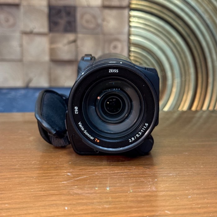 دوربین دست دوم دوربین تصویربرداری Sony FDR-AX100 (0 شات)