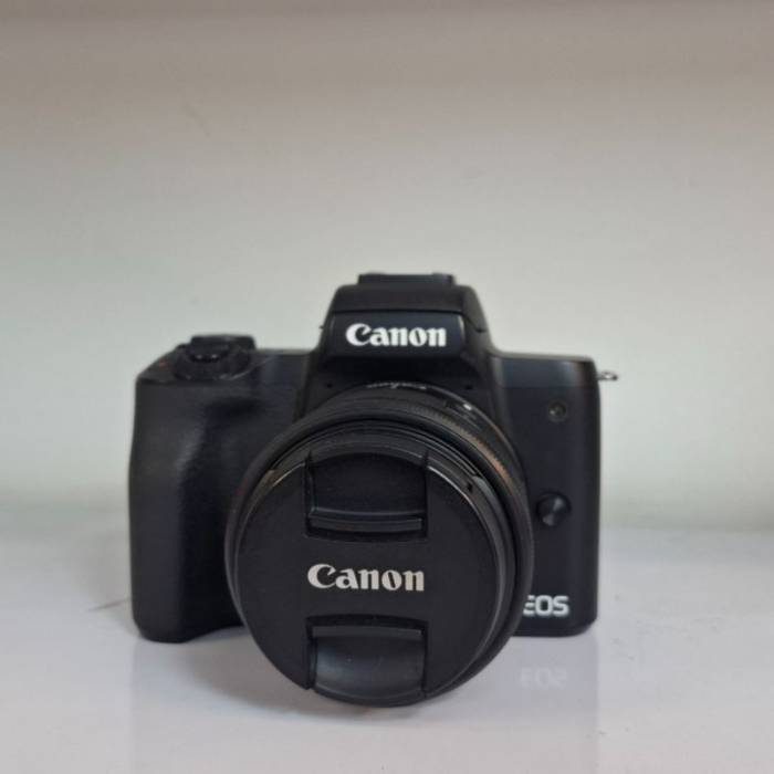 دوربین دست دوم Canon EOS M50 Mark II kit 15-45mm f/3.5-6.3 IS STM (3000 شات)