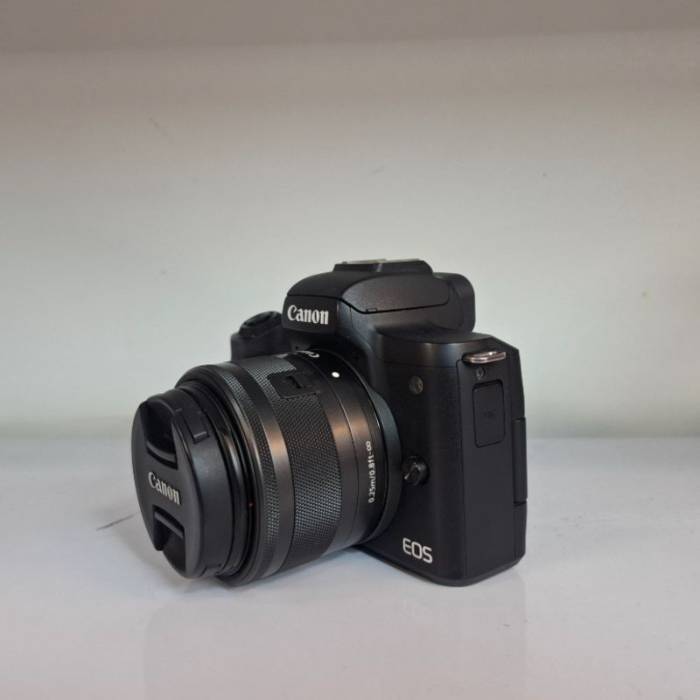 دوربین دست دوم Canon EOS M50 Mark II kit 15-45mm f/3.5-6.3 IS STM (3000 شات)