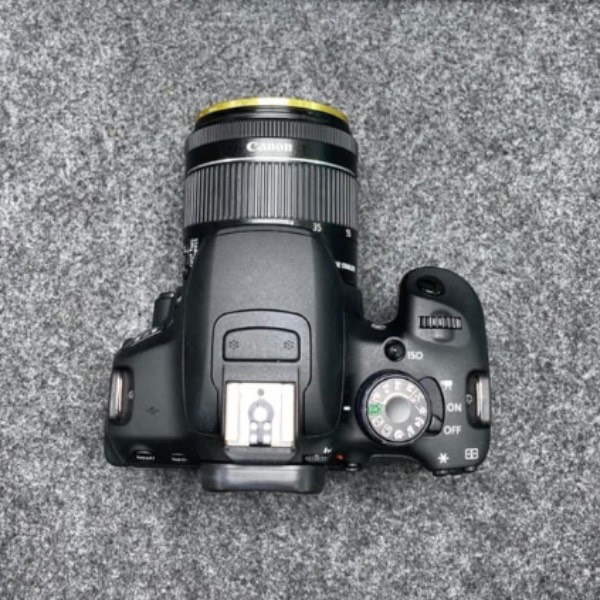 دوربین کانن دست دوم Canon EOS 700D Kit 18-55mm f/3.5-5.6 IS STM (1/700 شات)