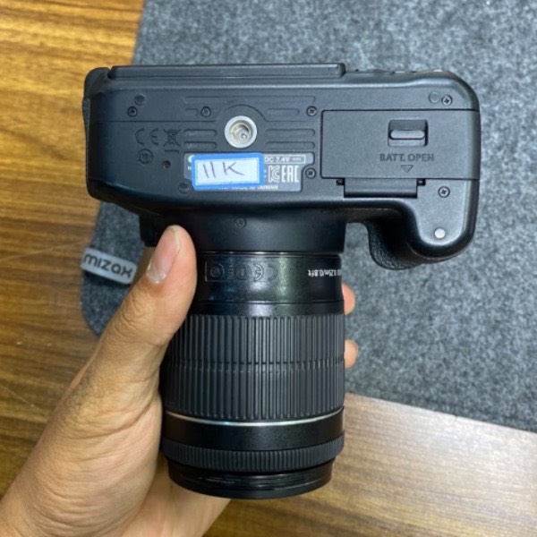 دوربین دست دوم عکاسی کانن Canon EOS 700D Kit 18-55mm f/3.5-5.6 IS STM (11/000 شات)