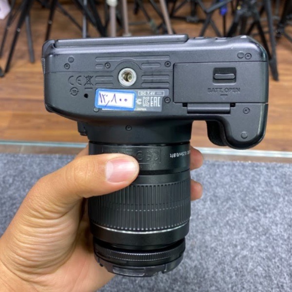 دوربین دست دوم Canon EOS 700D Kit 18-55mm f/3.5-5.6 IS II (13/800 شات)