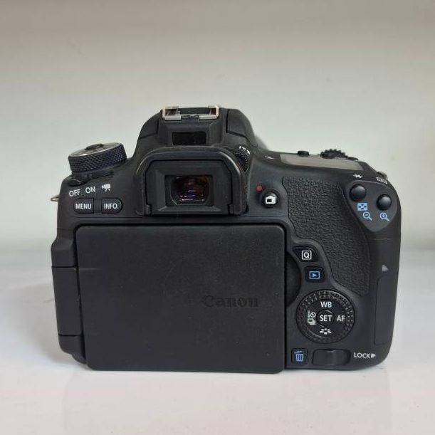 دوربین دست دوم دوربین عکاسی کانن Canon EOS 760D Kit 18-135mm f/3.5-5.6 IS STM (3000 شات)