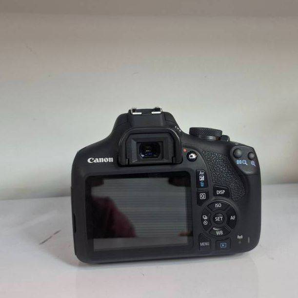 دوربین کانن دست دوم Canon EOS 2000D kit EF-S 18-55mm IS II (17000 شات)