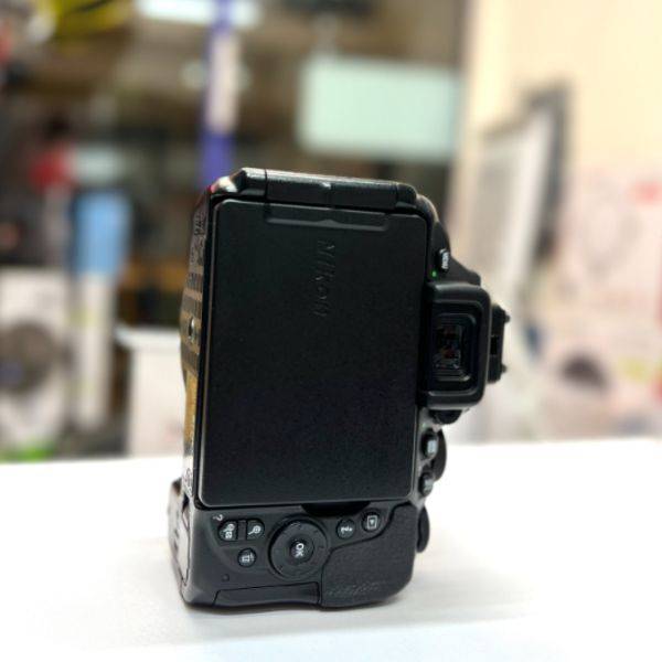 دوربین نیکون دست دوم Nikon D5600 body (22000 شات)