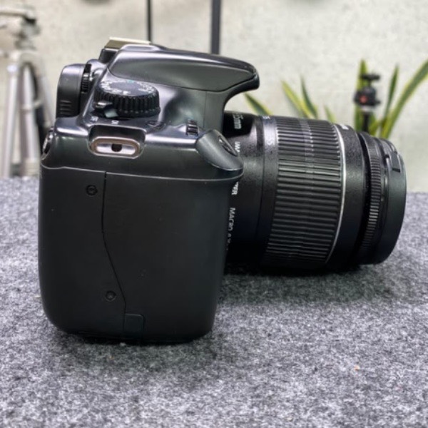 دوربین کانن دست دوم canon 1100d kit 18 55 iii (25/000 شات)