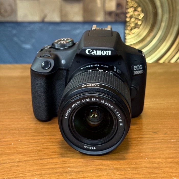 دوربین کانن دست دوم Canon EOS 2000D kit EF-S 18-55mm III (3800 شات)
