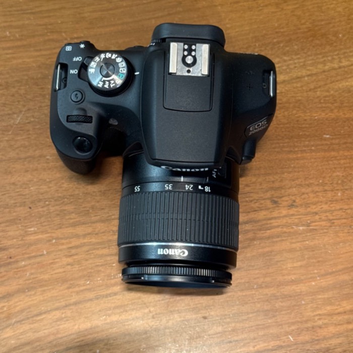 دوربین کانن دست دوم Canon EOS 2000D kit EF-S 18-55mm III (3800 شات)