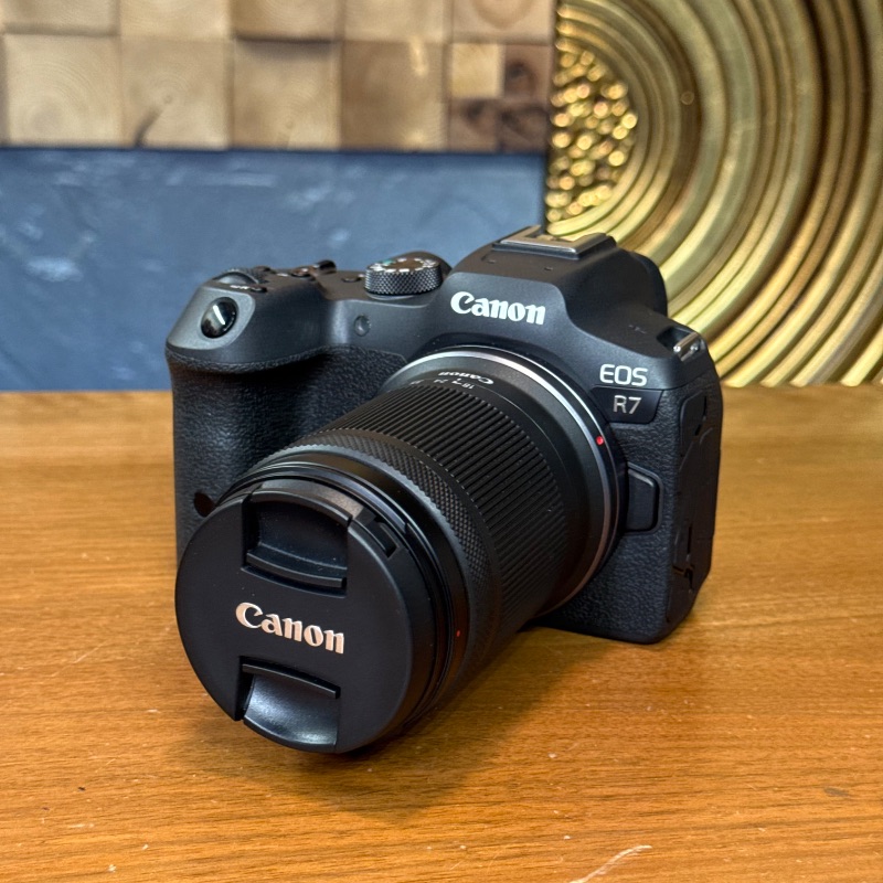 دوربین کانن دست دوم Canon EOS R7 Mirrorless Camera with 18-150mm (1000 شات)