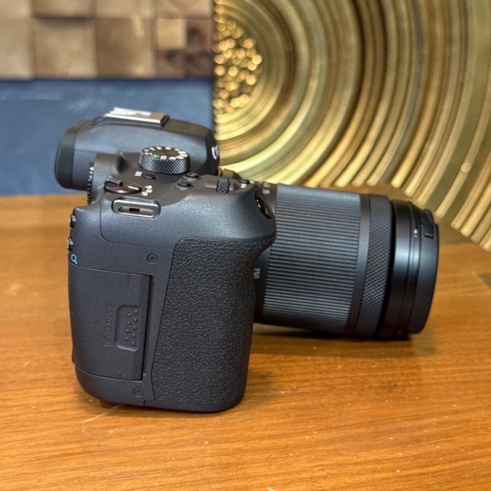 دوربین کانن دست دوم Canon EOS R7 Mirrorless Camera with 18-150mm (1000 شات)