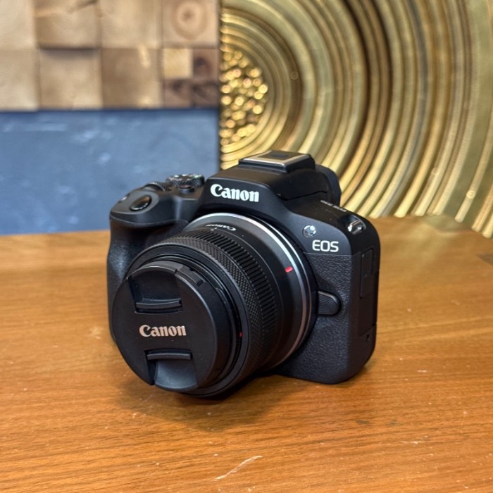 دوربین کانن دست دوم Canon EOS R50 Kit RF-S 18-45mm f/4.5-6.3 IS STM (1500 شات)