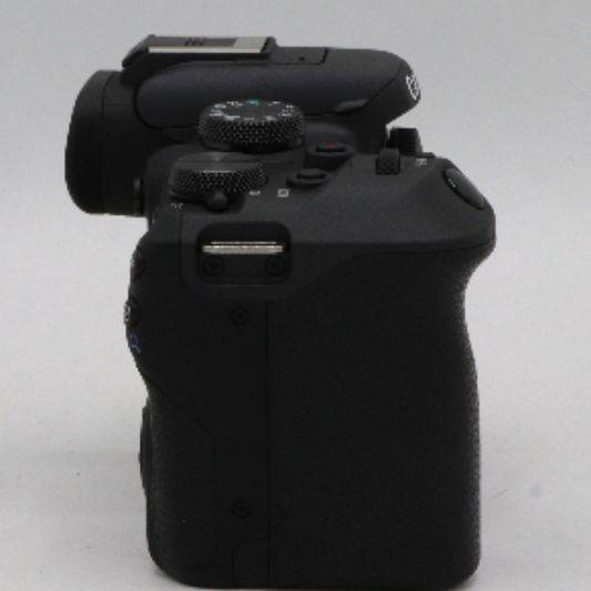دوربین کانن دست دوم Canon EOS R10 Mirrorless Camera Body (5000 شات)