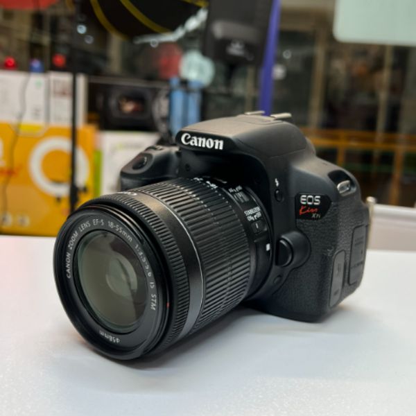دوربین دست دوم کانن  Canon EOS 700D Kit 18-55mm f/3.5-5.6 IS STM (12000 شات)
