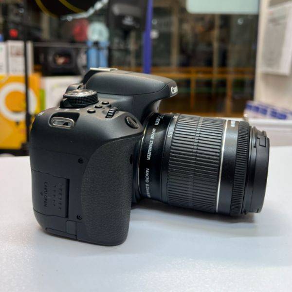 دوربین دست دوم Canon EOS 750D Kit 18-55mm f/3.5-5.6 IS STM (7900 شات)